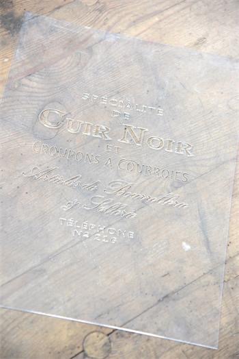 Vintage Paint Stencil - Cuir Noir (20 x 21 cm) - Image 2